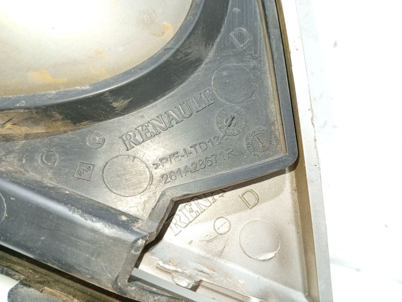 Recambio de moldura para dacia sandero ii 1.5 dci referencia OEM IAM 261A26247R 261A28671R 