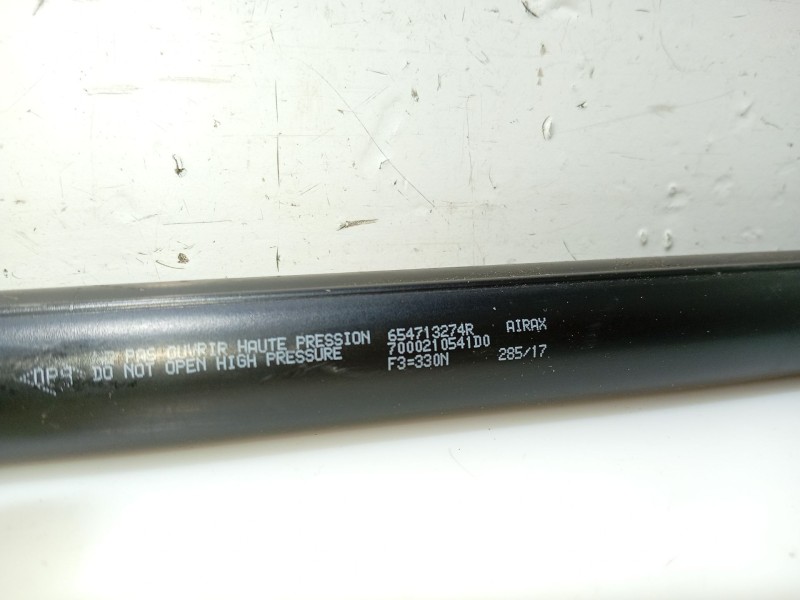 Recambio de amortiguadores capo para dacia sandero ii 1.5 dci referencia OEM IAM 654713274R  