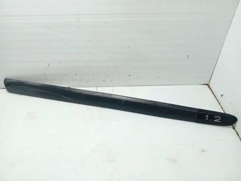 Recambio de moldura para renault clio iii business referencia OEM IAM  8200072238F 