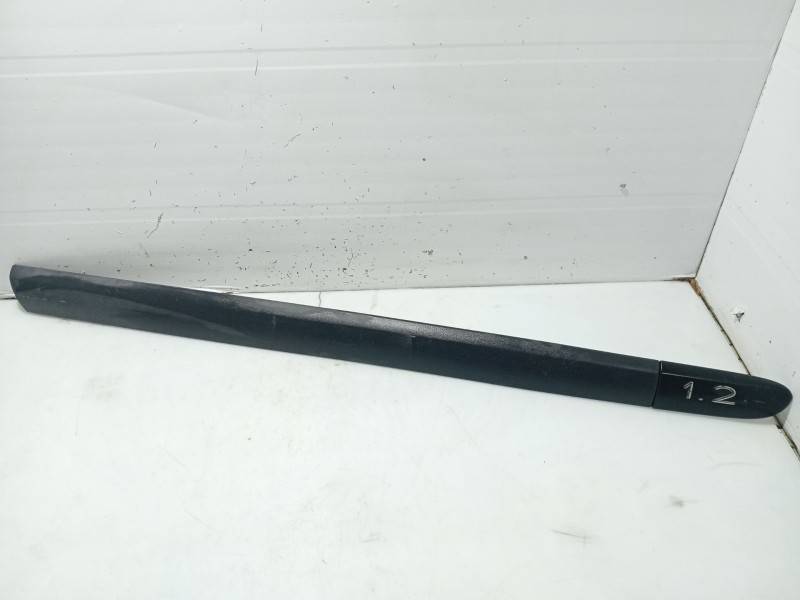 Recambio de moldura para renault clio iii business referencia OEM IAM  8200072238F 