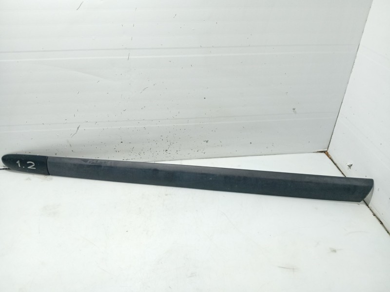 Recambio de moldura para renault clio iii business referencia OEM IAM  8200072237F 