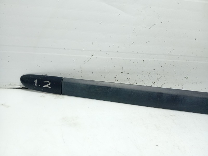 Recambio de moldura para renault clio iii business referencia OEM IAM  8200072237F 