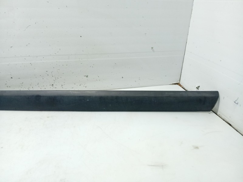 Recambio de moldura para renault clio iii business referencia OEM IAM  8200072237F 