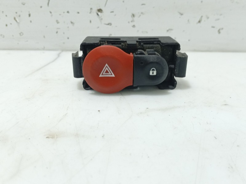 Recambio de warning para renault clio iii business referencia OEM IAM 88300001 88300000 