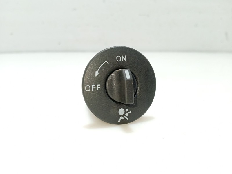 Recambio de interruptor para dacia sandero ii 1.5 dci referencia OEM IAM 681995427R  