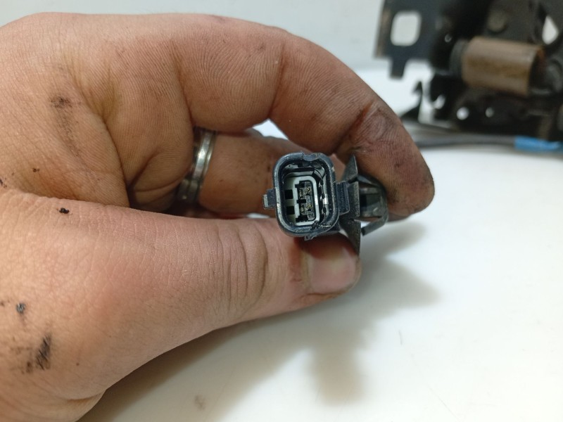 Recambio de cerradura capot para dacia sandero ii 1.5 dci referencia OEM IAM 656013486R  