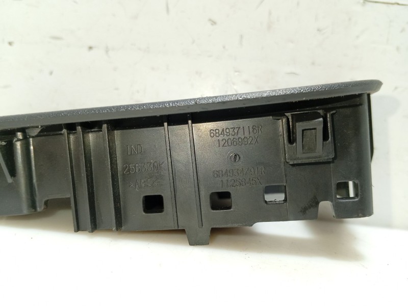 Recambio de moldura para dacia sandero ii 1.5 dci referencia OEM IAM 684937116R 684934791R 256330K