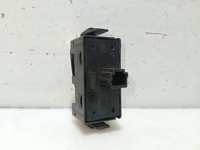 Recambio de warning para dacia sandero ii 1.5 dci referencia OEM IAM 252905668R  E3160101