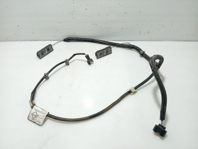 Recambio de piloto matricula para dacia sandero ii 1.5 dci referencia OEM IAM 8200480127 240157272R 