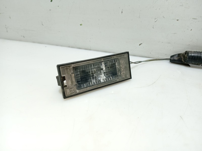 Recambio de piloto matricula para dacia sandero ii 1.5 dci referencia OEM IAM 8200480127 240157272R 