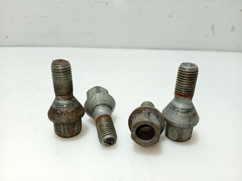 Recambio de tornillo para dacia sandero ii 1.5 dci referencia OEM IAM 7703003007  