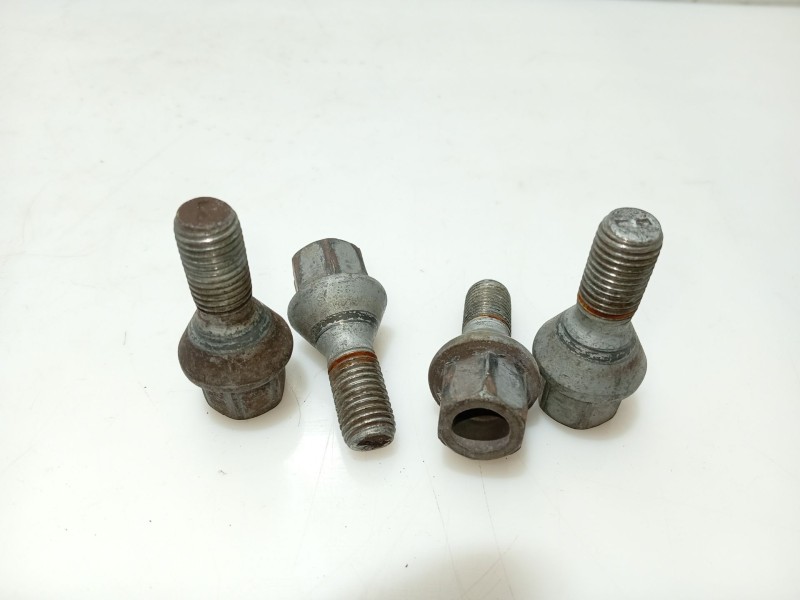 Recambio de tornillo para dacia sandero ii 1.5 dci referencia OEM IAM 7703003007  