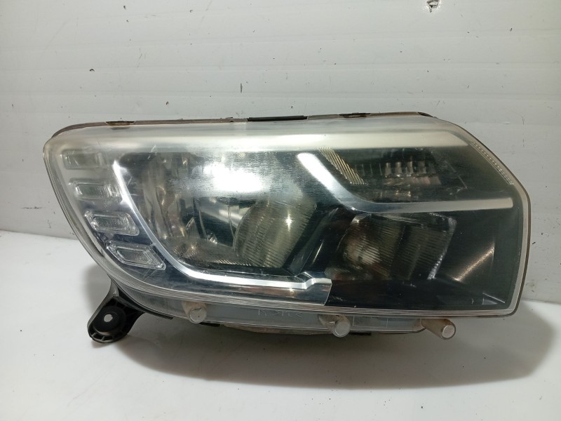 Recambio de faro derecho para dacia sandero ii 1.5 dci referencia OEM IAM 260105344R  