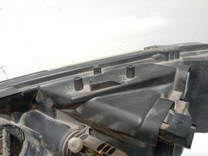 Recambio de faro derecho para dacia sandero ii 1.5 dci referencia OEM IAM 260105344R  