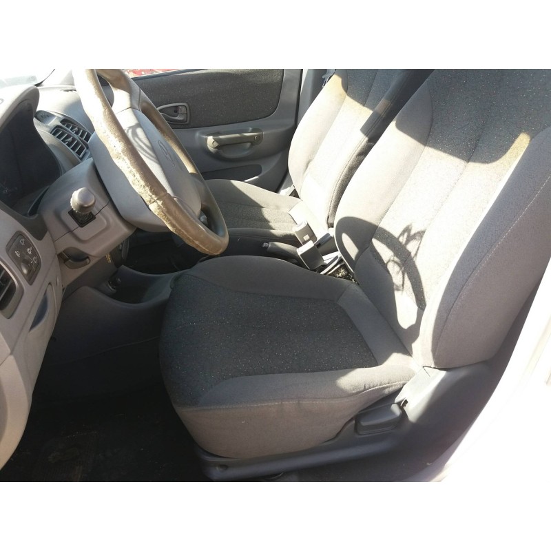 hyundai accent (lc) 1.3 cat   |   0.99 - ... | 1999 | 84 cv / 62 kw del año 1999