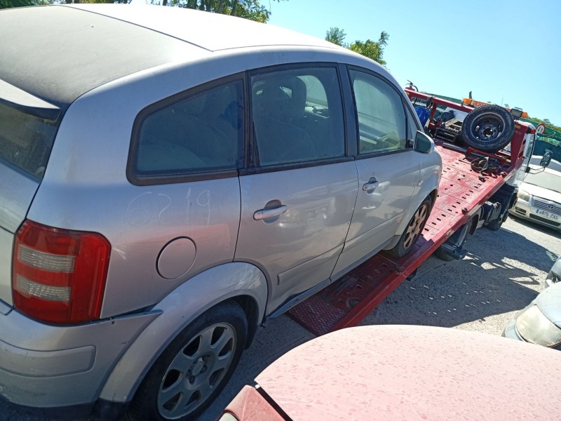 audi a2 (8z0) del año 2002