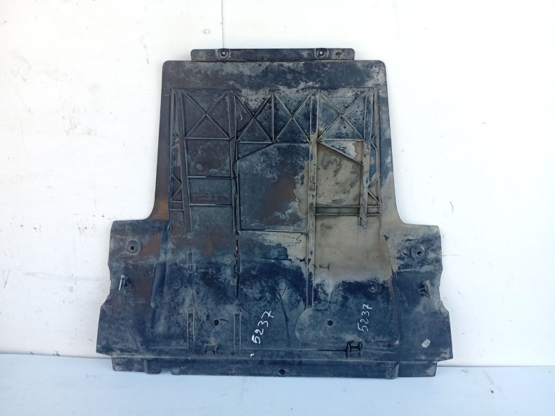 Recambio de cubrecarter para renault megane scenic rxe 1.6 16v referencia OEM IAM 8200368372  