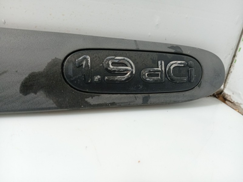 Recambio de moldura para renault megane scenic rxe 1.6 16v referencia OEM IAM 7700430882  