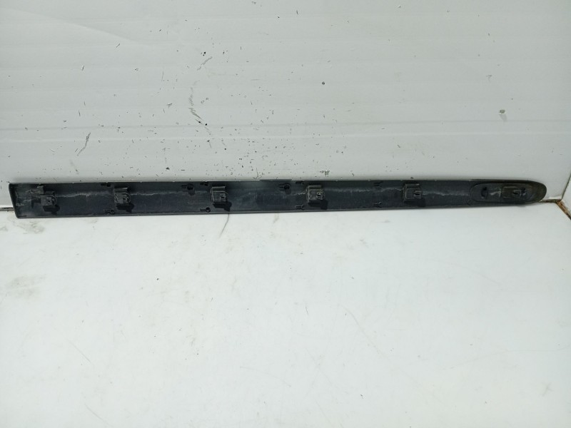 Recambio de moldura para renault megane scenic rxe 1.6 16v referencia OEM IAM 7700430882  
