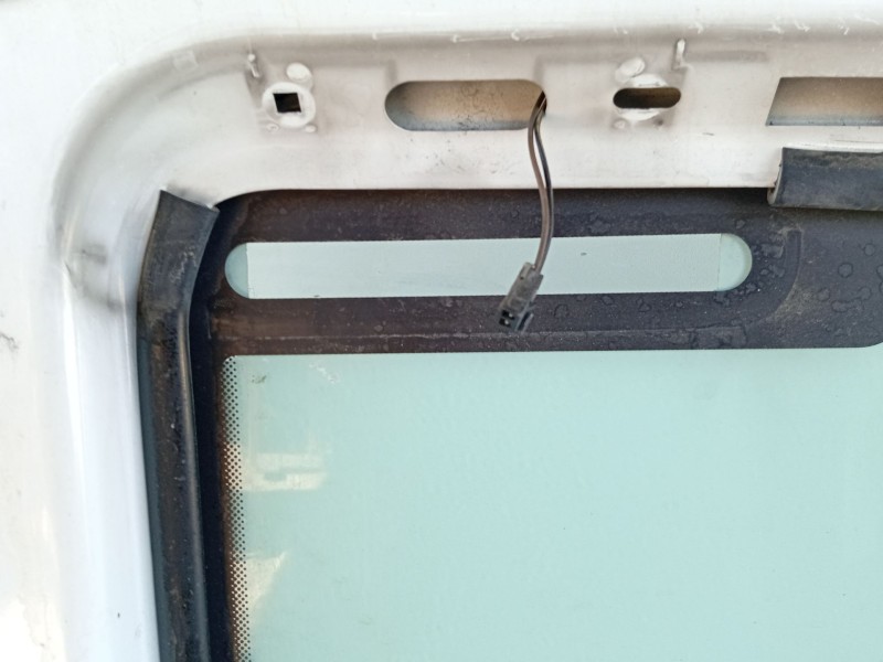 Recambio de porton trasero izquierdo para opel combo (corsa c) 1.7 16v cdti referencia OEM IAM   