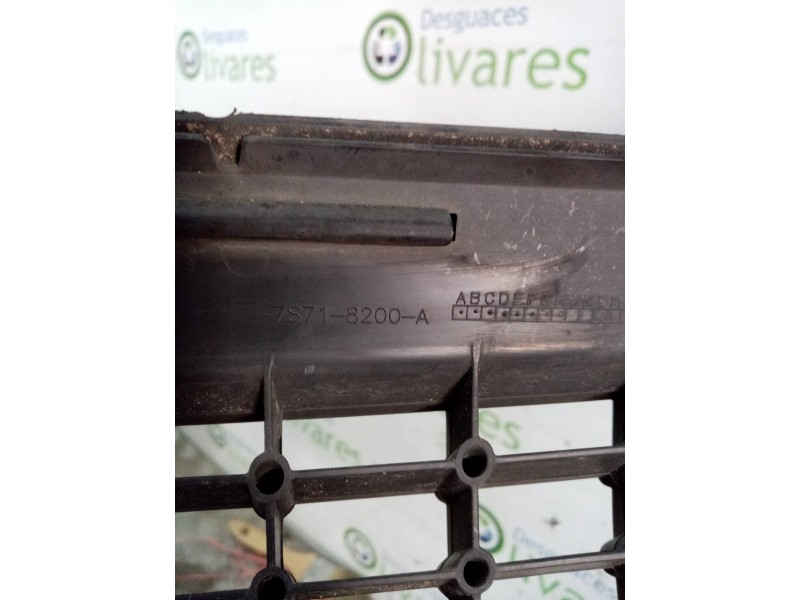 Recambio de rejilla delantera para  referencia OEM IAM 7S718200A  