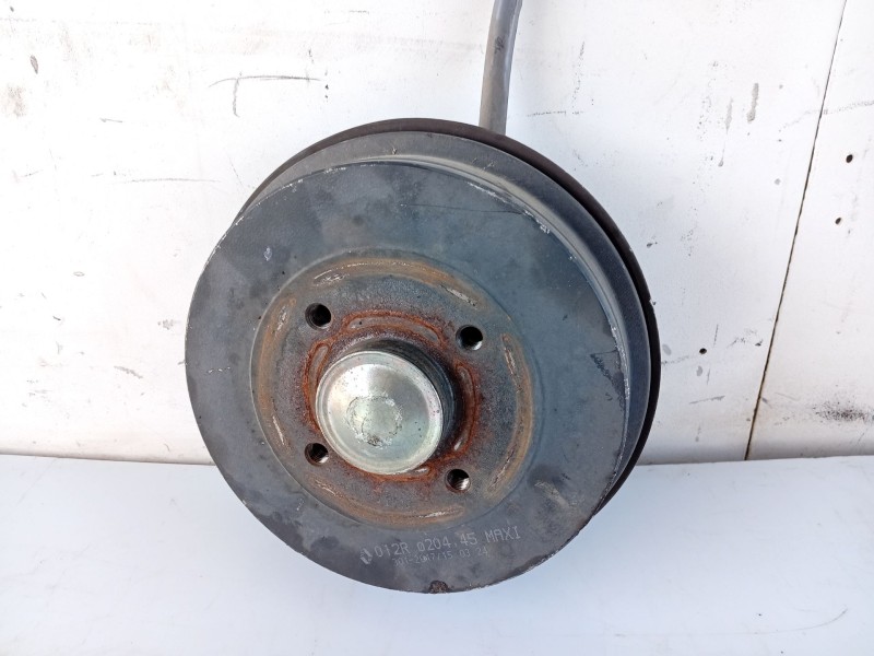 Recambio de buje trasero derecho para dacia sandero ii 1.5 dci referencia OEM IAM 8200927687  