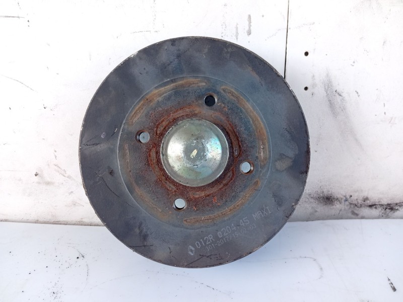 Recambio de buje trasero izquierdo para dacia sandero ii 1.5 dci referencia OEM IAM 8200927687  