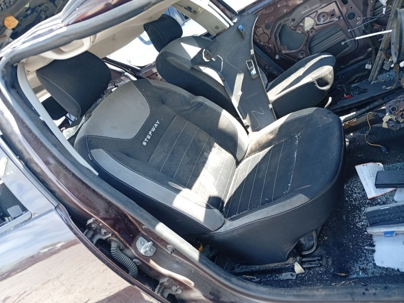 Recambio de asiento delantero derecho para dacia sandero ii 1.5 dci referencia OEM IAM 6158ADD  