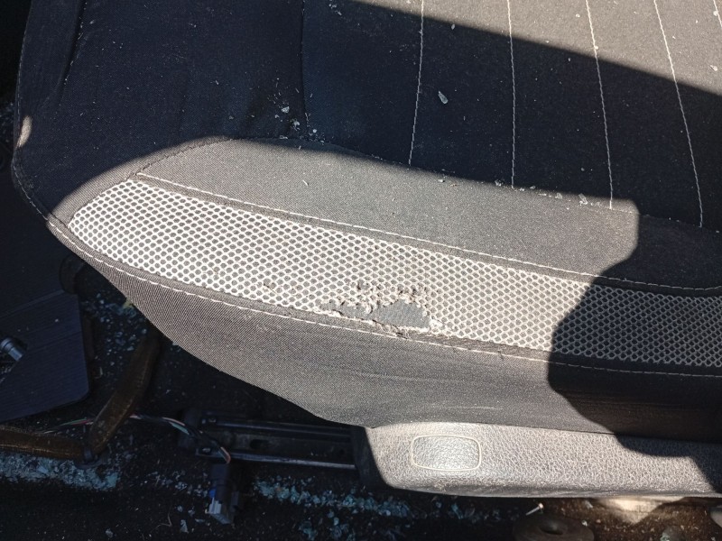 Recambio de asiento delantero izquierdo para dacia sandero ii 1.5 dci referencia OEM IAM 6158ADI  