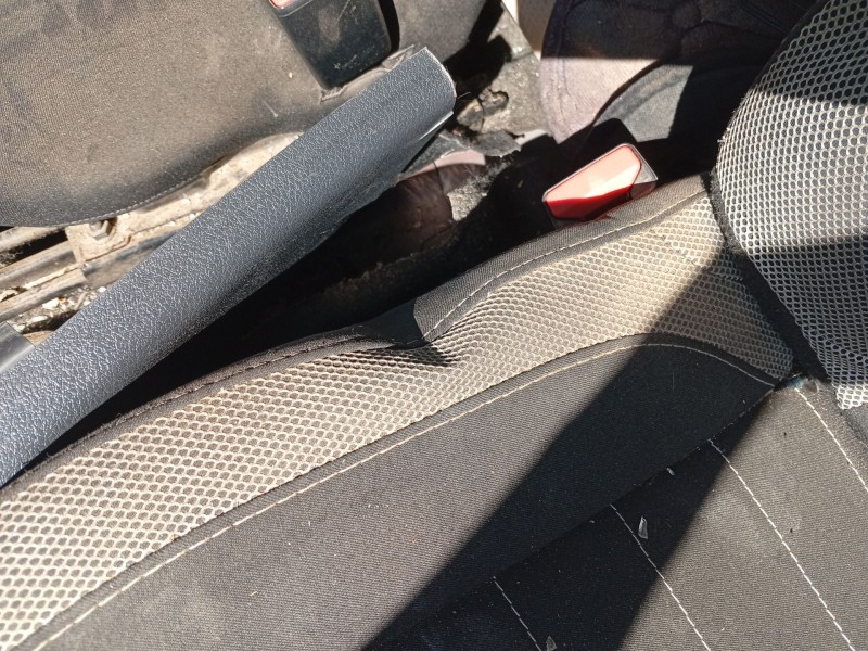 Recambio de asiento delantero izquierdo para dacia sandero ii 1.5 dci referencia OEM IAM 6158ADI  
