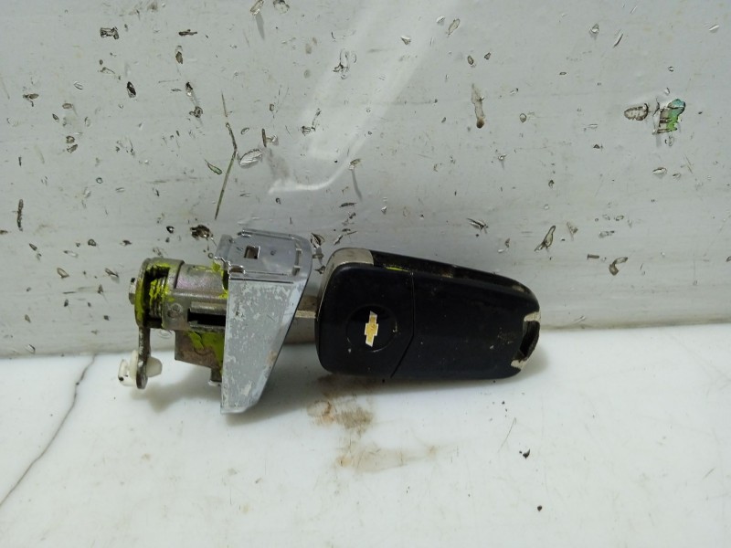 Recambio de bombin puerta delantera izquierda para chevrolet epica 2.0 diesel cat referencia OEM IAM BPDI04437  