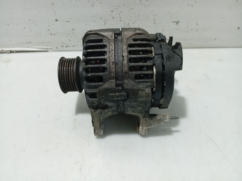 Recambio de alternador para volkswagen golf iv (1j1) 1.6 referencia OEM IAM 028903018X  