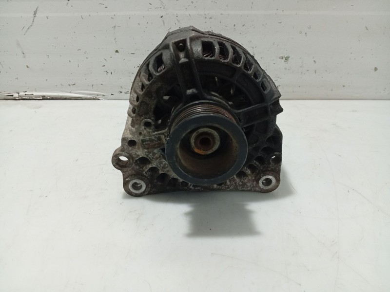 Recambio de alternador para volkswagen golf iv (1j1) 1.6 referencia OEM IAM 028903018X  
