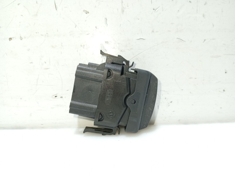 Recambio de interruptor para nissan primastar autobús (x83) dci 80 referencia OEM IAM 6221ICC  