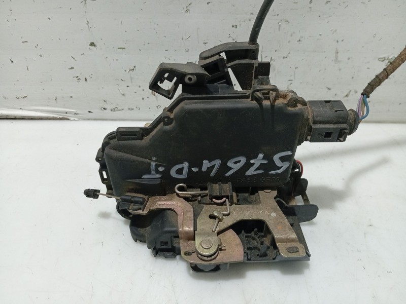 Recambio de cerradura puerta trasera derecha para volkswagen golf iv (1j1) 1.6 referencia OEM IAM 3B1837016A  