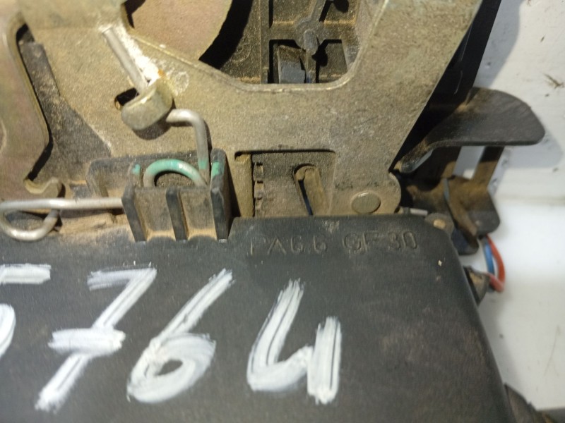 Recambio de cerradura puerta trasera izquierda para volkswagen golf iv (1j1) 1.6 referencia OEM IAM 3B4839015A  