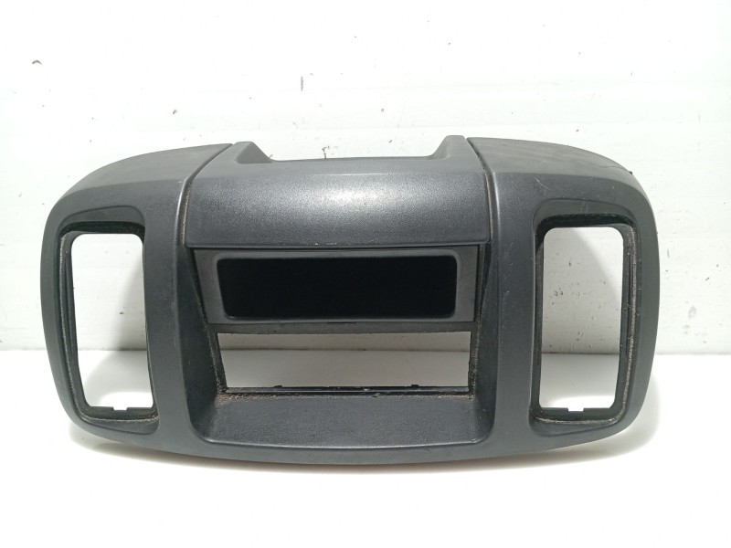 Recambio de moldura para nissan primastar autobús (x83) dci 80 referencia OEM IAM 8200004625  