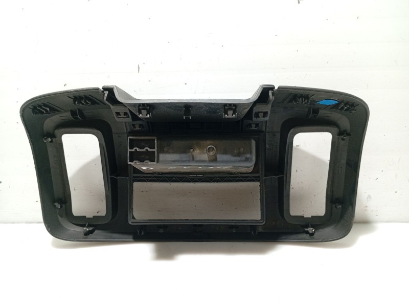 Recambio de moldura para nissan primastar autobús (x83) dci 80 referencia OEM IAM 8200004625  