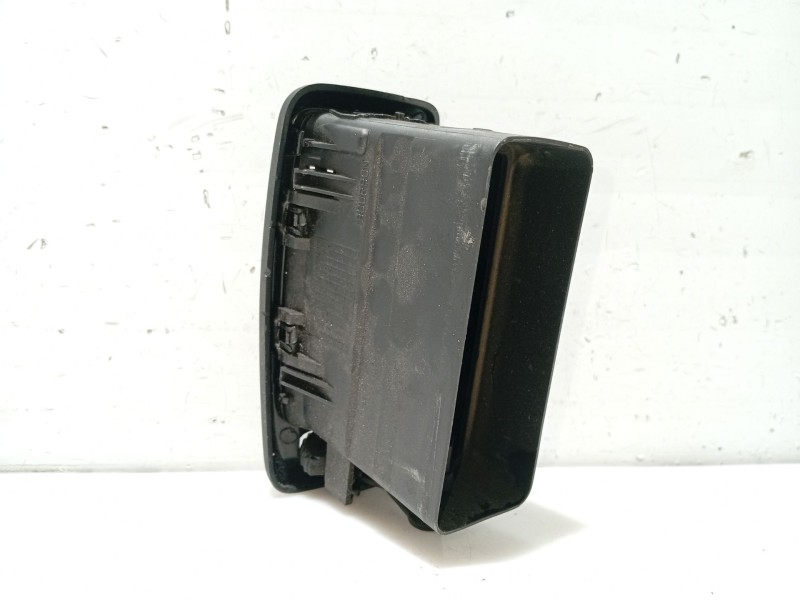 Recambio de aireador central derecho para nissan primastar autobús (x83) dci 80 referencia OEM IAM 6882000QAA  