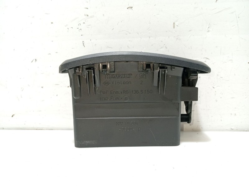 Recambio de aireador central derecho para nissan primastar autobús (x83) dci 80 referencia OEM IAM 6882000QAA  