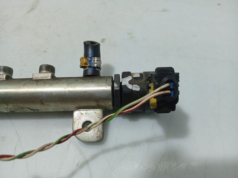 Recambio de rampa inyectora para citroën c5 berlina exclusive referencia OEM IAM 9645689580 0445214056 55200266