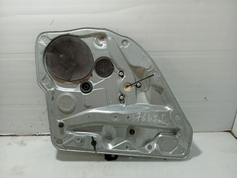 Recambio de elevalunas trasero izquierdo para volkswagen golf iv (1j1) 1.6 referencia OEM IAM 1J4839755C  