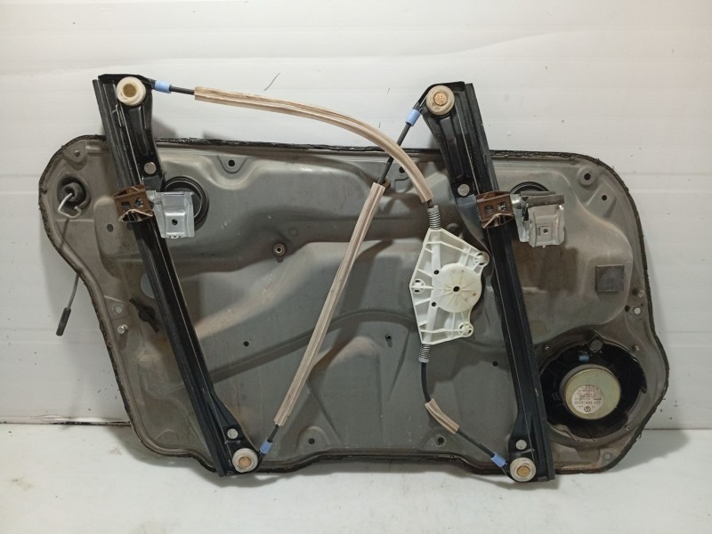 Recambio de elevalunas delantero derecho para volkswagen golf iv (1j1) 1.6 referencia OEM IAM 1J4837756F  