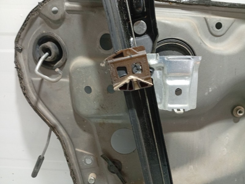 Recambio de elevalunas delantero derecho para volkswagen golf iv (1j1) 1.6 referencia OEM IAM 1J4837756F  