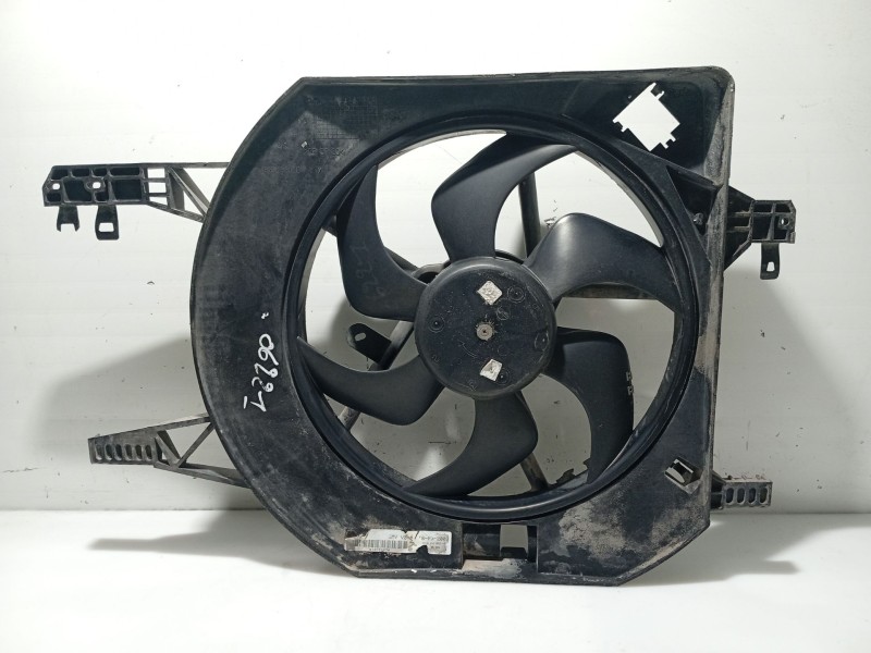 Recambio de electroventilador para nissan primastar autobús (x83) dci 80 referencia OEM IAM 9212000QAF 2148300QAC 