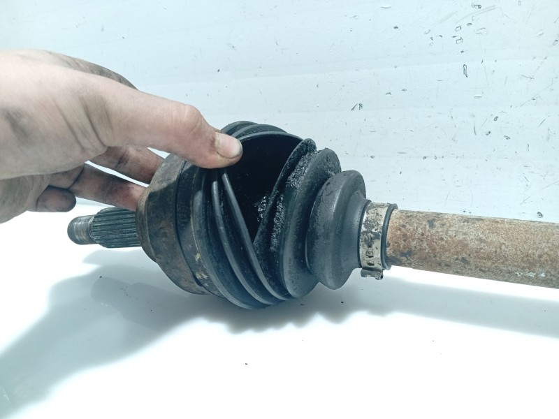 Recambio de transmision delantera izquierda para nissan primastar autobús (x83) dci 80 referencia OEM IAM 3910100Q3K  