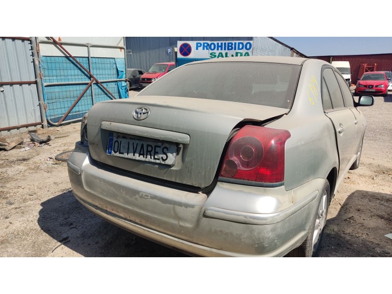 toyota avensis sedán (_t25_) del año 2004