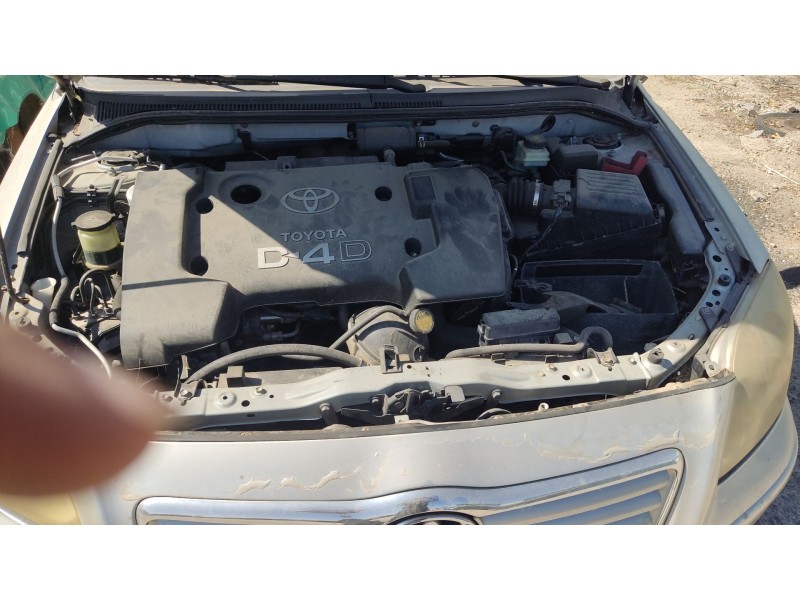 toyota avensis sedán (_t25_) del año 2004