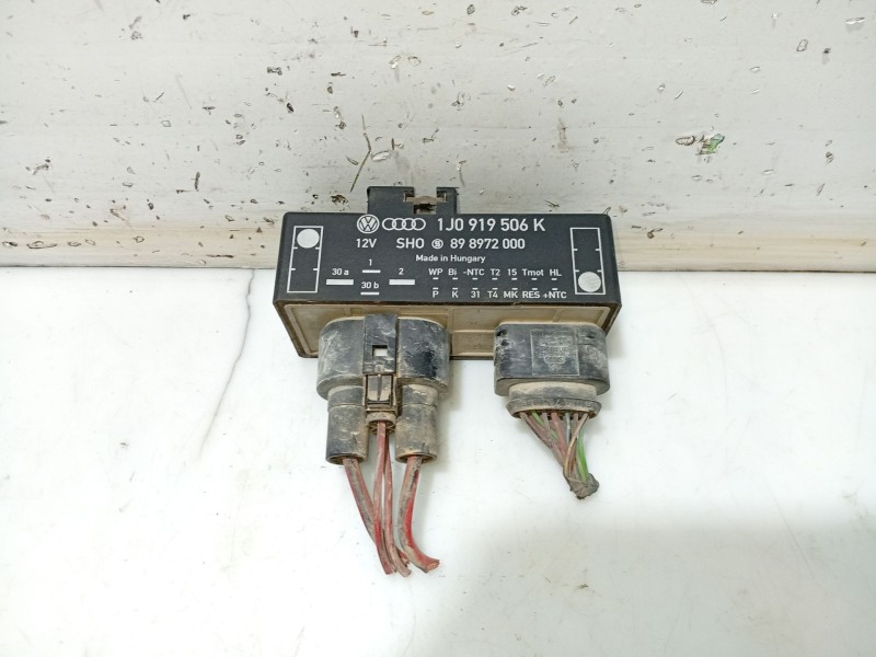 Recambio de caja precalentamiento para seat leon (1m1) 1.6 16 v referencia OEM IAM 1J0919506K  898972000