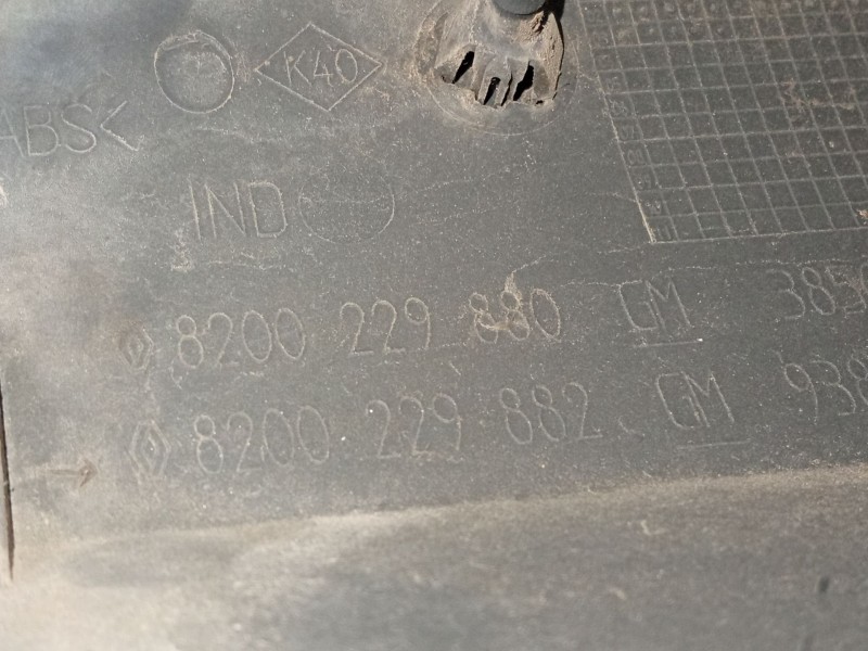 Recambio de moldura para nissan primastar autobús (x83) dci 80 referencia OEM IAM 8200229880 8200229882 93850668 / 93850669